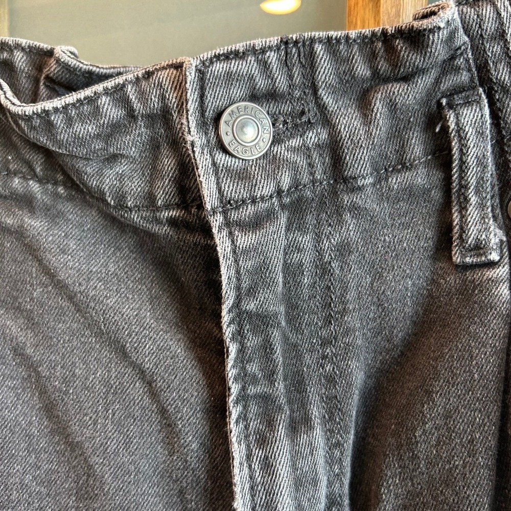 American Eagle Mom Jeans Black Wash High Rise Straight Leg‎ Size 6 Grunge - Picture 11 of 13